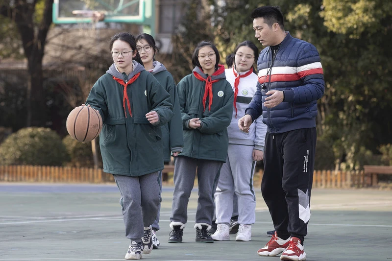 初中篮球战术一周训练计划_1